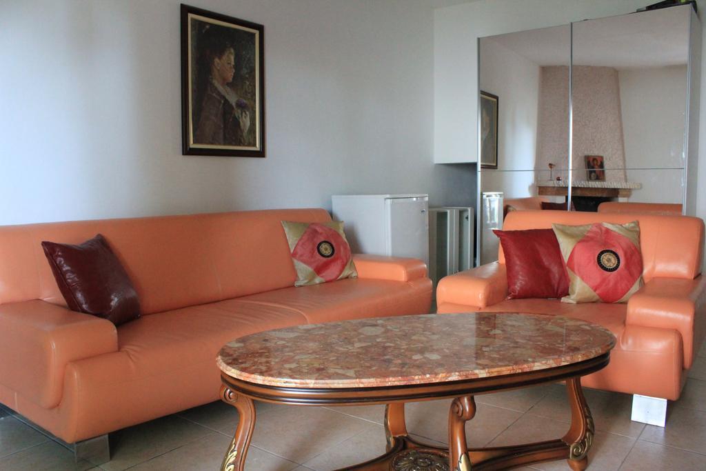 4M Apartments Petrovac Oda fotoğraf