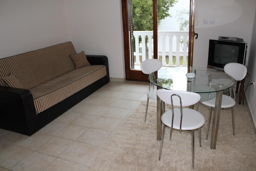 4M Apartments Petrovac Oda fotoğraf